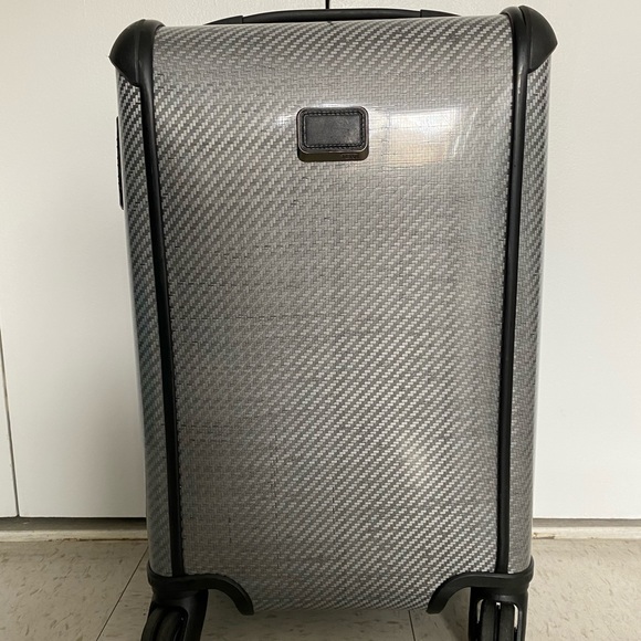 tumi tegra lite international carry on